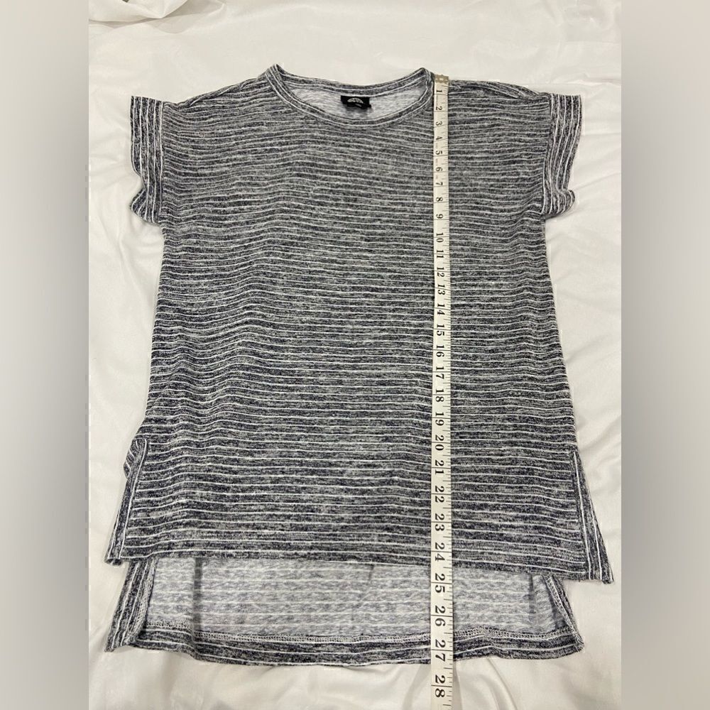 Bobeau stripes pattern slit side T-shirt size small - Picture 9 of 12